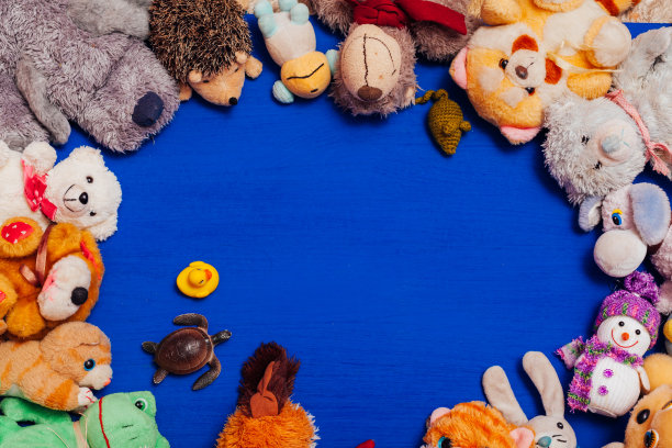 儿童发展玩具和男孩女孩的游戏图片下载