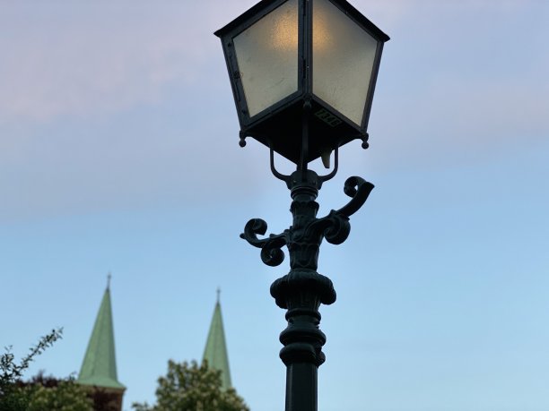 村路灯场景图片下载