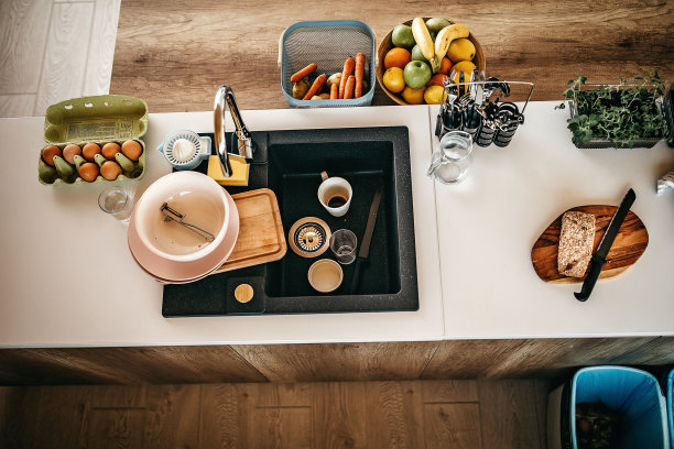 凌乱的厨房图片下载