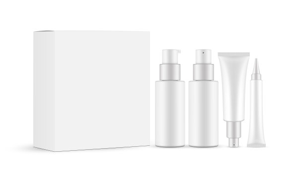 化妆品套装与包装盒，孤立在白色背景图片下载