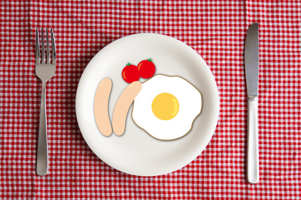 在盘子里煎鸡蛋。图片下载