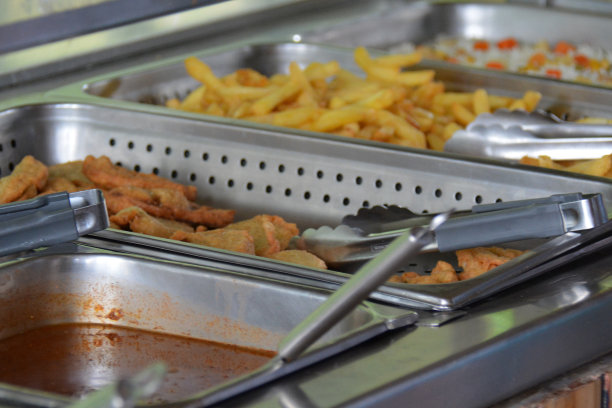 坟墓，蔬菜和炸土豆自助自助餐图片下载