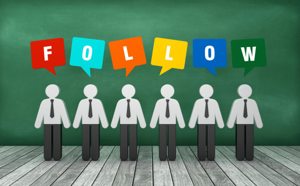 象形图人与FOLLOW气泡语音在黑板上- 3D渲染图片下载