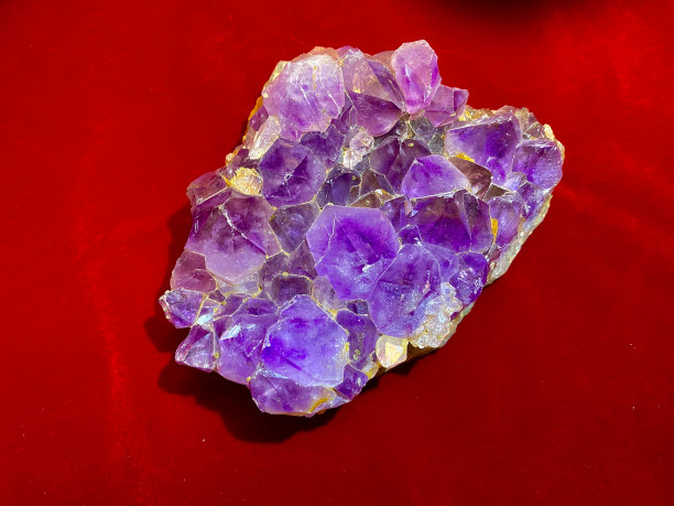 紫晶晶洞图片下载