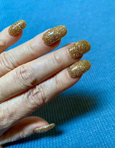 终于做完指甲了图片下载