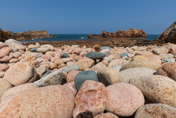 Bréhat岛法国粉红色花岗岩海岸图片下载