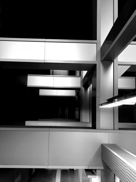 相互支撑的柱子的内部结构。以一种相互支持的态度。黑白概念图像。图片下载