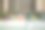 娱乐区域。儿童游戏室在娱乐中心。塑料儿童玩过家家。孩子们在公园里荡秋千。塑料和空的蓝色和绿色的链条在孩子们身上荡秋千。塑料缤纷的房子。图片下载