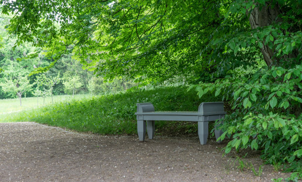 歌德花园房子里的长凳图片下载