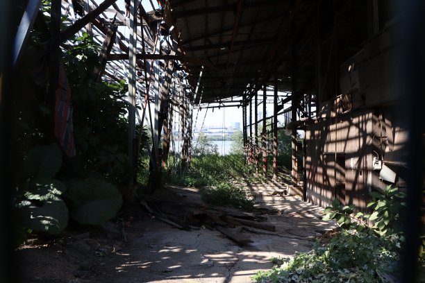 废弃的船厂图片下载