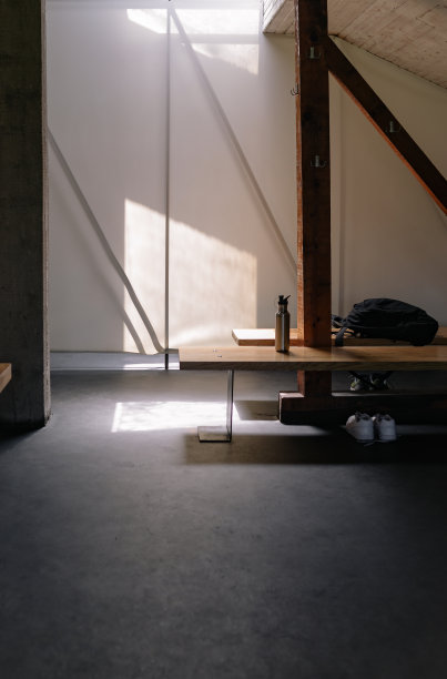 体育馆的空更衣室(拷贝空间)图片下载