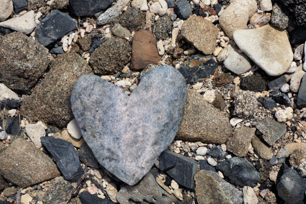 心形的石头图片下载