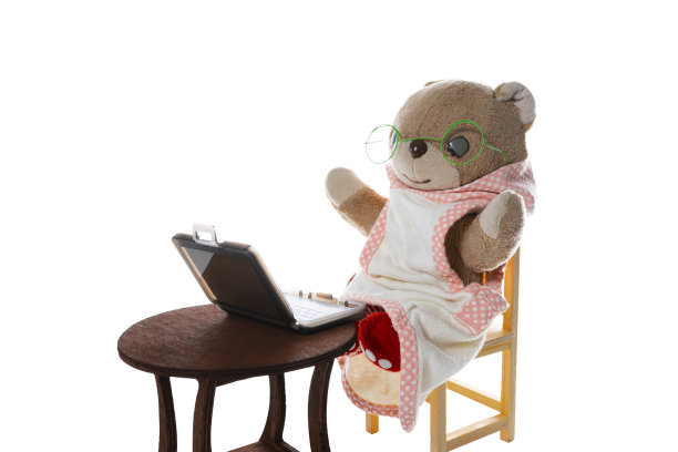 因为病毒而不得不在家工作的熊图片下载