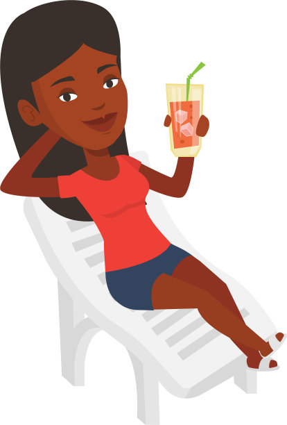 在沙滩椅上放松的女人图片下载