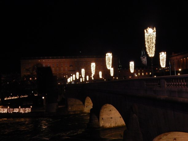 在瑞典首都斯德哥尔摩的街道上图片下载