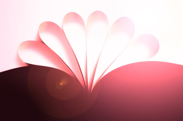 书心象征爱和没有人在一起的概念背光粉色闪耀彩色背景选择焦点图片下载