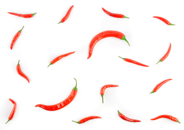 把红辣椒单独放在白辣椒上素材图片