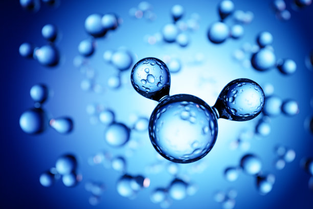 3d渲染:模型的水分子前面的蓝色背景。选择性聚焦前景图片下载