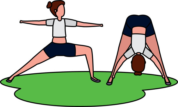 美丽女孩夫妇在草地上练习普拉提图片下载