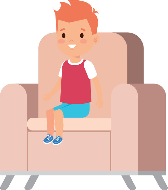 小男孩性格坐在沙发上图片下载