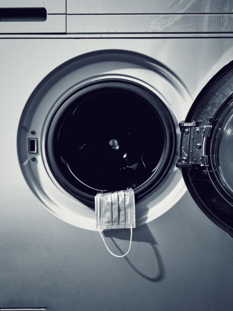 把口罩放在洗衣机里图片下载