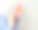 特写的女人长红色紫外线凝胶指甲。图片下载