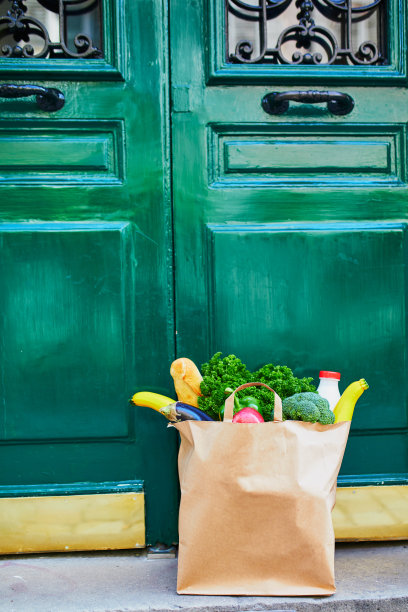 冠状病毒疫情期间的食品配送图片下载