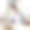 年轻的亚洲商人在家庭办公室用笔记本电脑工作图片下载
