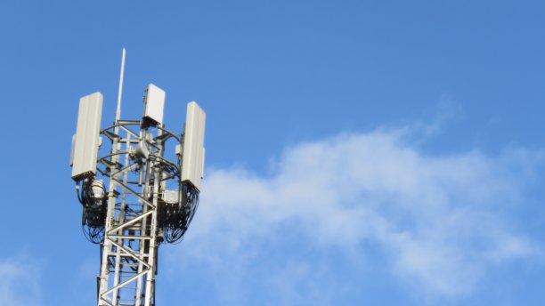 加的夫的5G桅杆图片下载