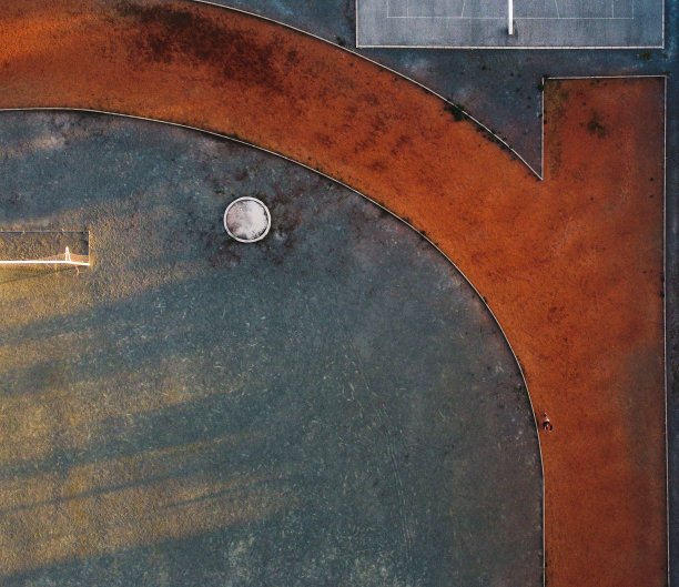 在法庭上图片下载