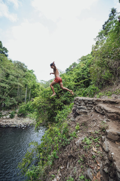 信仰的飞跃图片下载