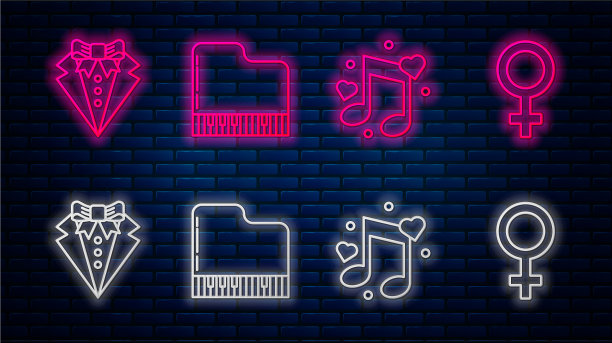 定线三角钢琴的音乐音符音调与心图片下载