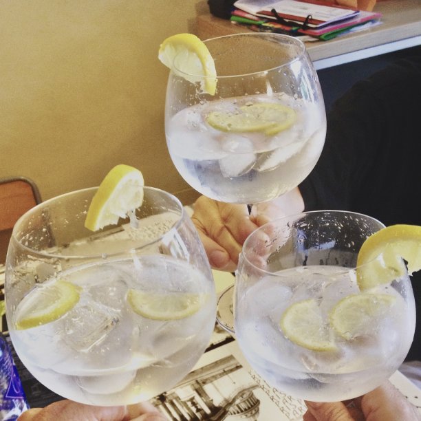 监禁时期的欢呼图片下载