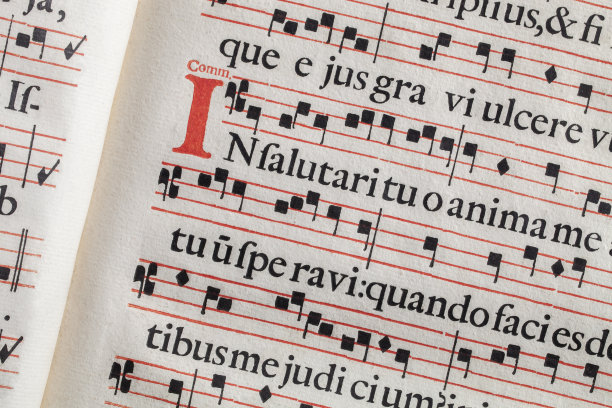 古董乐谱。拉丁赞美诗的羊皮纸。图片下载