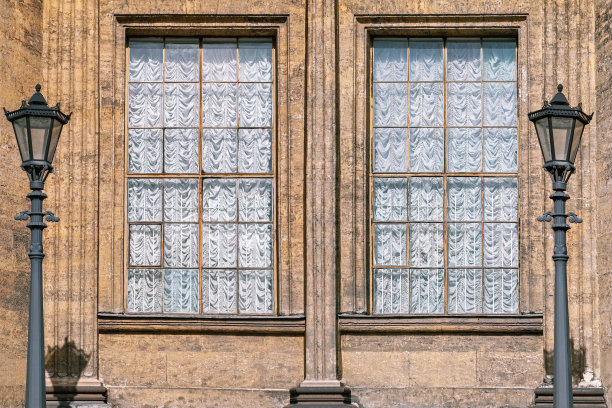 窗户和灯。图片下载