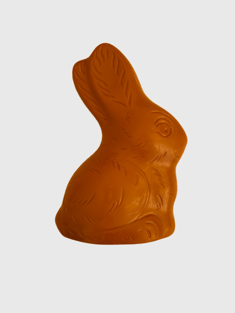 巧克力兔子孤立在白色的背景图片下载