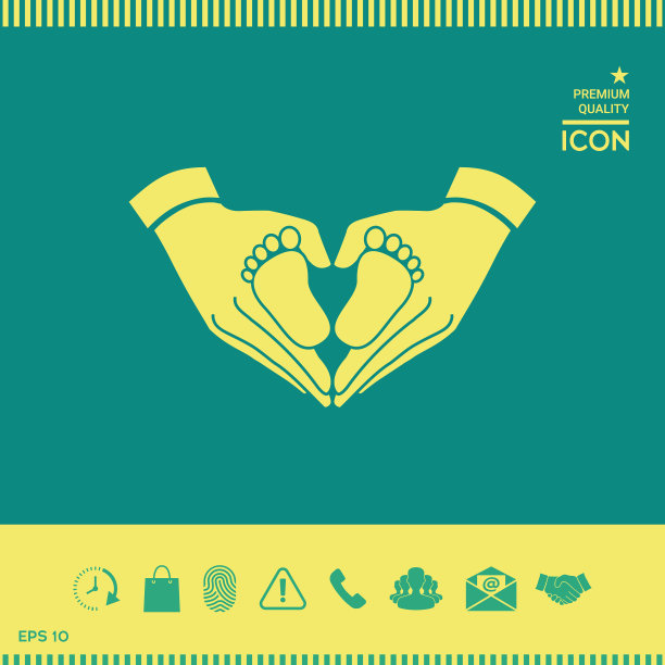 双手抱着婴儿-保护心脏的象征图片下载