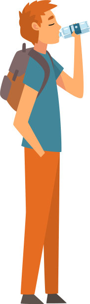 喝塑料瓶里的水的年轻人图片下载