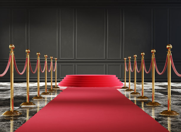 经典豪华内饰黑色墙壁和事件地毯与金色屏障。图片下载