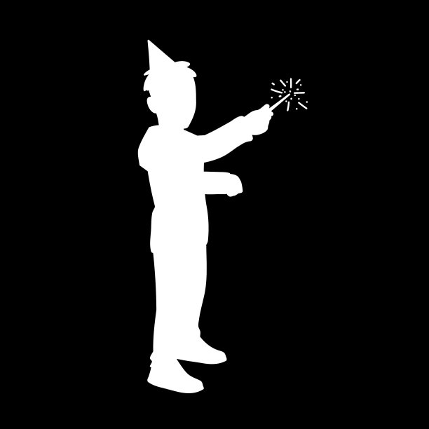 小男孩在节日的杯子里拿着烟花图片下载