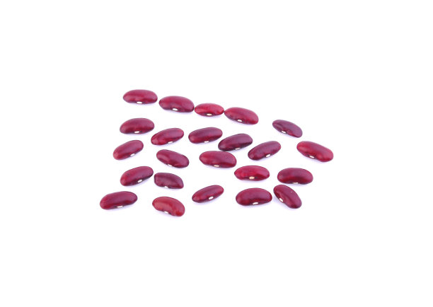 白底上孤立的红豆。图片下载