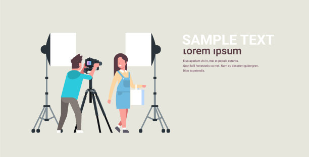 专业男性摄影师使用单反相机图片下载