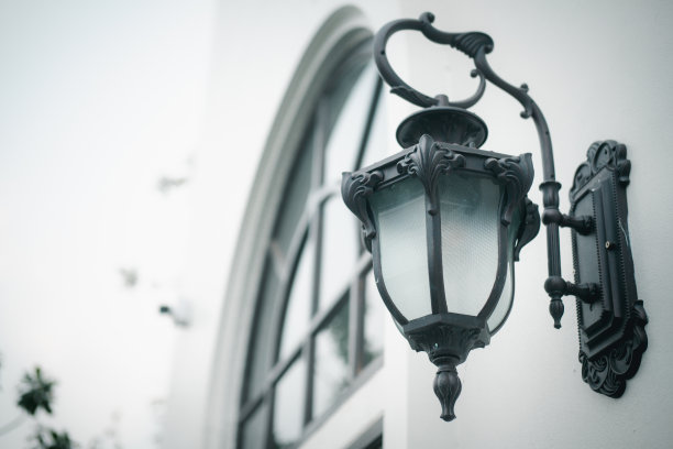 户外老式灯具。近距离图片下载