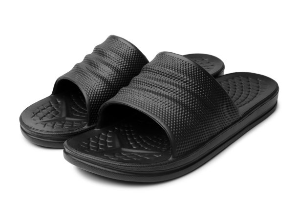 黑色橡胶拖鞋图片下载