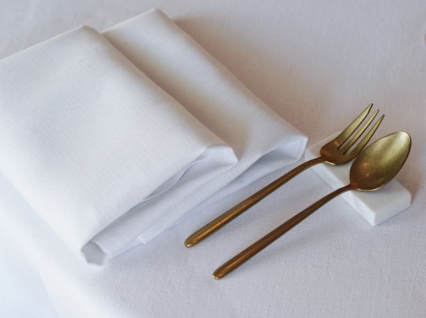 金色的餐具图片下载