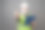年轻的工程师戴着白色头盔和医用口罩图片下载