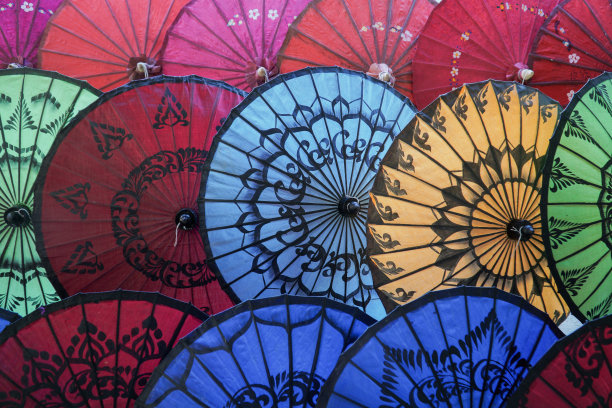 全框拍摄的多色伞我们的纸图片下载