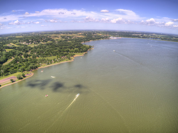 南达科他州密苏里河上的刘易斯和克拉克州立休闲区图片下载