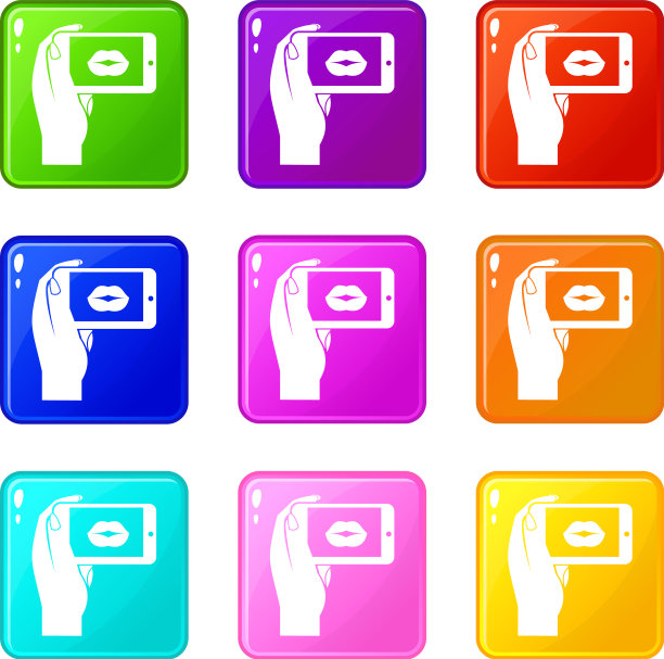 女性手持智能手机图片下载