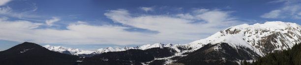 安道尔的卡尼略雪山全景图片下载